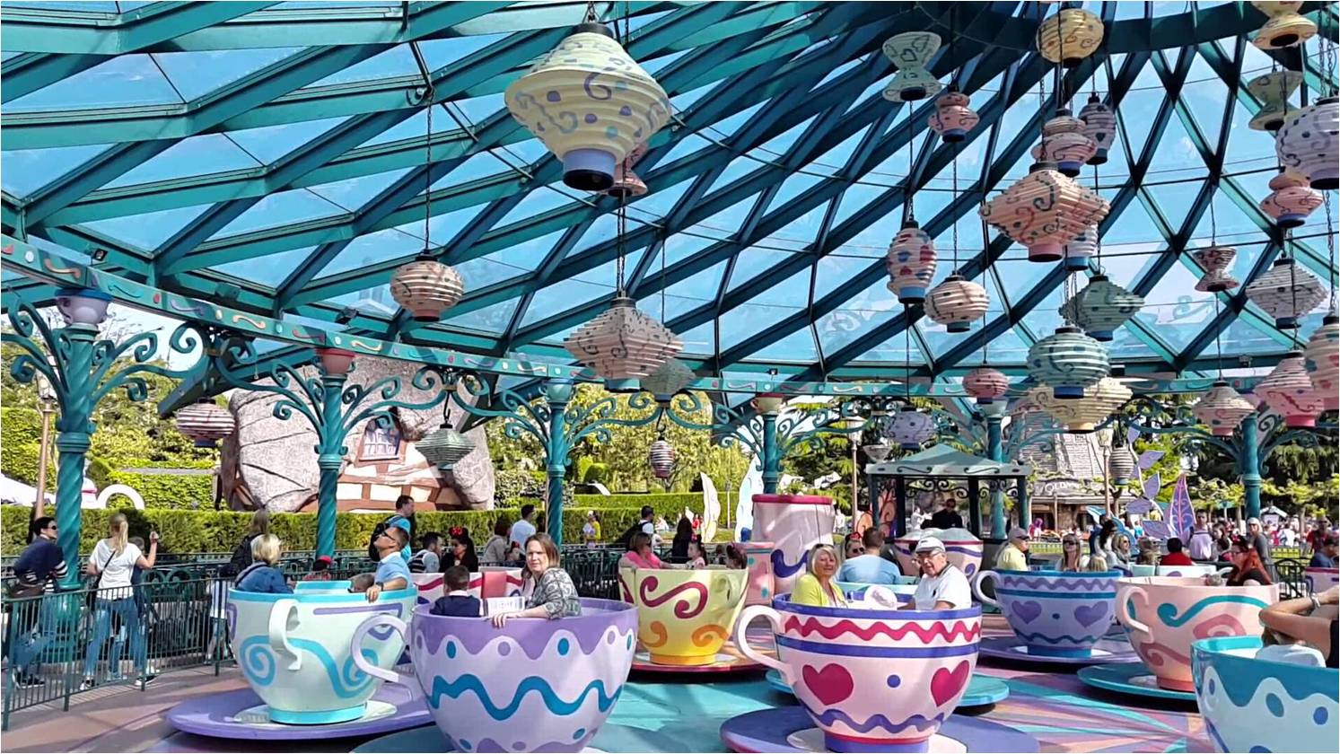 主题乐园在淡季时有什么运营技巧？